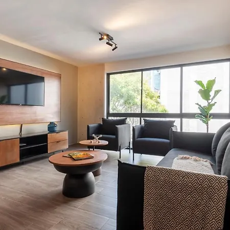 Fantastic 2BR with Patio in Parque España, Condesa